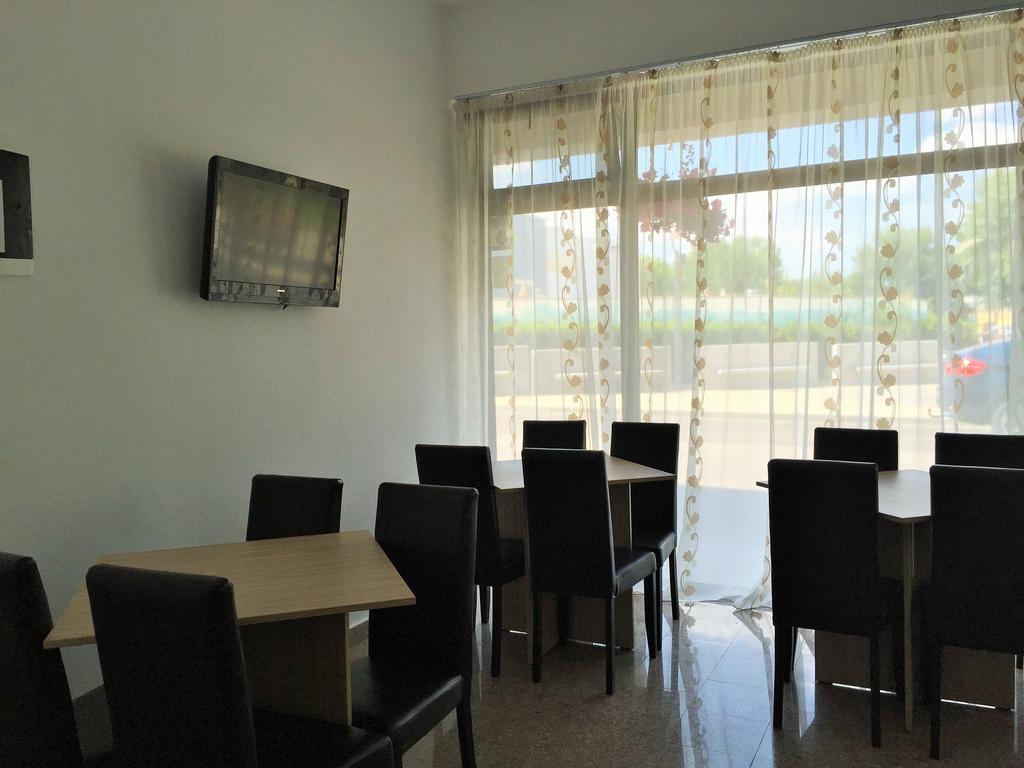Hotel Mihaela مامايا المظهر الخارجي الصورة