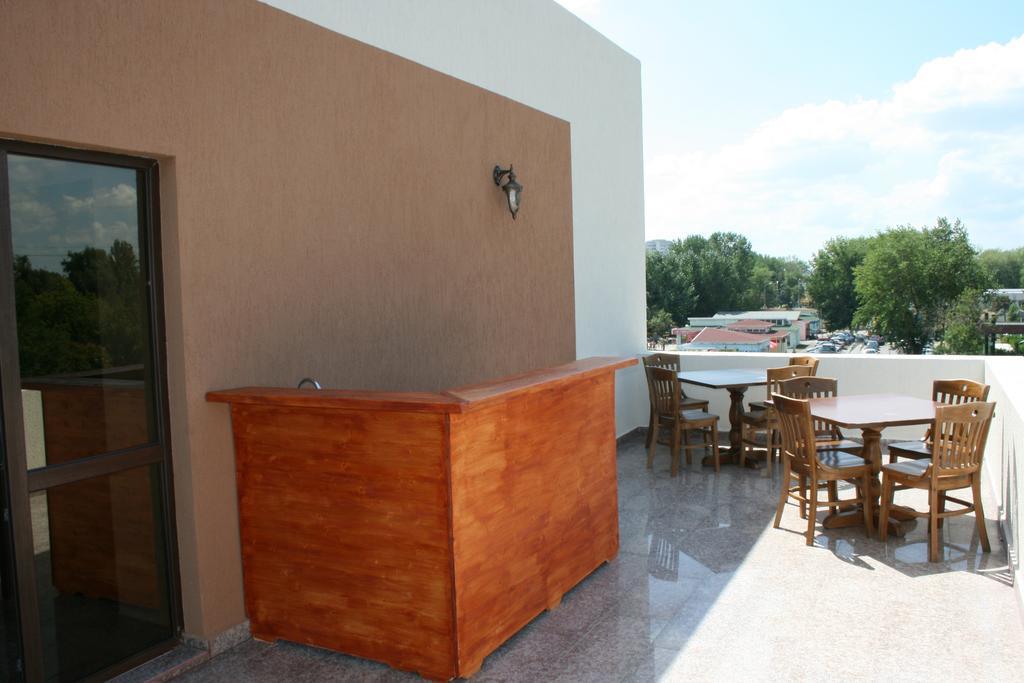 Hotel Mihaela مامايا المظهر الخارجي الصورة